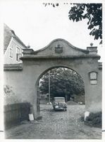 Norkitten, Kreis Insterburg Norkitten, Schloß, Toreinfahrt 