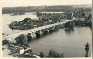 Nikolaiken Kr. Sensburg, Kreis Sensburg Nikolaiken, Stadtansicht mit neuer Brücke Masurische Seen