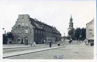 Ebenrode, Stadt, Kreis Ebenrode Ebenrode, Adolf-Hitler-Platz mit evangelischer Kirche VIII 