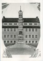 Markthausen, Kreis Labiau Markthausen fr. Popelken, Schule mit Kriegerdenkmal Маркхаузен, прежде Попелькен, школа с памятником воинам