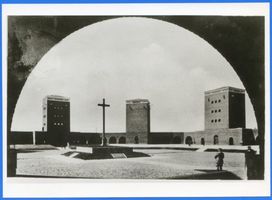 Hohenstein Kr. Osterode, Stadt, Kreis Osterode Hohenstein i. Ostpr., Reichsehrenmal Tannenberg, Blick in den Innenhof II Hohenstein, Tannenberg-Nationaldenkmal