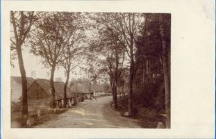 Zweischützen, Kreis Lötzen Strzelzen, Eingang zum Dorf 