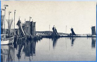 Nidden, Kreis Memel Nidden, Kurenkähne im Hafen V Nidden, Kurenkähne im Hafen und am Haffstrand