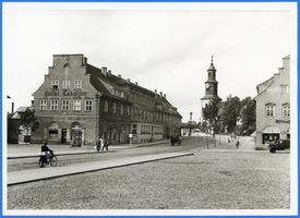 Ebenrode, Stadt, Kreis Ebenrode Ebenrode, Adolf-Hitler-Platz mit evangelischer Kirche VI 