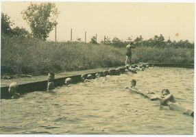 Metgethen, Ort und Bahnstation, Stadtkreis Königsberg Wiesenweg Metgethen, Wiesenweg, Die Badeanstalt, IV 