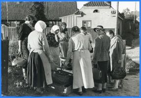 Memel, Stadt, Stadtkreis Memel Memel, Fischerfrauen auf dem Fischstand 