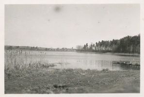 Reußen Kr. Mohrungen, Försterei, Kreis Mohrungen Reußen Kr. Mohrungen, Försterei, Blick auf das Dorf Reußen 