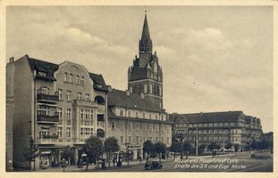 Lyck, Stadt, Kreis Lyck Straße der SA (fr. Kaiser-Wilhelm-Straße) Lyck, Straße der SA (fr. Kaiser-Wilhelm-Straße) und Evang. Kirche 