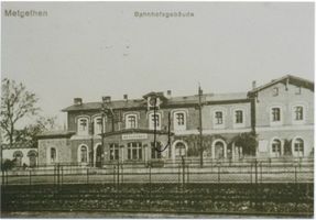 Metgethen, Ort und Bahnstation, Stadtkreis Königsberg Seeweg 1 Metgethen, Seeweg 1, Bahnhof Metgethen, Häuser früher und heute