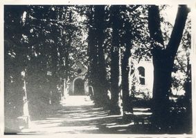 Branden Kr. Gumbinnen, Kreis Gumbinnen Branden Kr. Gumbinnen, Kirche, Eingang Бранден, р-н Гумбиннен, церковь, вход