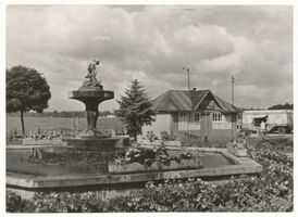Osterode (Ostpr.), Kreis Osterode Osterode (Ostpr.), Springbrunnen am Drewenzsee III Osterode, Stadtmotive