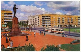 Königsberg (Pr.), Stadtkreis Königsberg Reichsplatz Königsberg - Kaliningrad, ehem. Hauptbahnhof, mit Kalinin-Denkmal II Königsberg, Hauptbahnhof