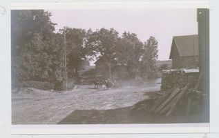 Obrotten, Kreis Samland Obrotten, Gutshof, der Weg zur Schmiede, vierspänniger Erntewagen 