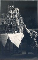 Lyck, Stadt, Kreis Lyck Lyck, Ostpreußisches Mädchen am Weihnachtsbaum 