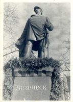 Königsberg (Pr.), Stadtkreis Königsberg Königsberg, Bismarckdenkmal am Kaiser Wilhelm Platz II Кёнигсберг, памятник Бисмарку на площади Кайзера Вильгельма, II