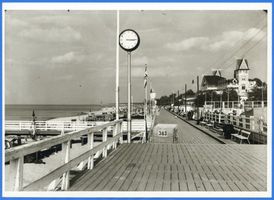 Cranz Kr. Samland, Ort, Kreis Samland Cranz Kr. Samland, Strandpromenade mit dem Hotel Monopol III Кранц, округ Самбия, приморский променад с отелем «Монополь», III