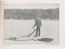  Masuren, Eisangelei, Die Treibstange wird mit der Gabel vorwärts geschoben Masuren, Fischerei