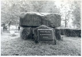 Angerburg Kr. Angerburg, Stadt, Kreis Angerburg Angerburg, Ehemaliges Denkmal für die Gefallenen des Lehrerseminars II Angerburg, Schulen