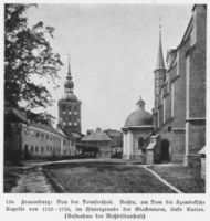 Frauenburg, Kreis Braunsberg Frauenburg, südlicher Domhof, Blick von der Domfreiheit, rechts am Dom die Szembeksche Kapelle von 1732-1735, hinten der Glockenturm, links Kurien 