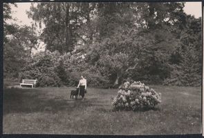 Landkeim Kr.Samland, Kreis Samland Landkeim Kr. Samland, Gut, Blick in den Garten 