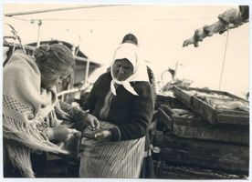 Gilge, Kreis Labiau Gilge, Fischersfrau beim Fischverkauf Labiau, Orte im Kreis
