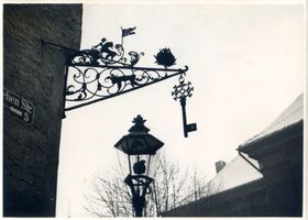 Königsberg (Pr.), Stadtkreis Königsberg Königsberg (Pr.),  Zum Schlossermeister  schmiedeeisernes Zunftzeichen 