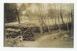 Metgethen, Ort und Bahnstation, Stadtkreis Königsberg Adolf-Hitler-Weg 33 Metgethen, Kaporner Heide-Weg, Blick vom Heideweg auf die Brücke über die Moditte Метгетен, Капорнер-Хайде-Вег, вид с Хайдевега на мост через Модитте