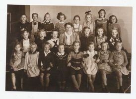 Metgethen, Ort und Bahnstation, Stadtkreis Königsberg Metgethen, Volksschule, 2. Klasse 1941, Geburtsjahrgänge 1933/34 