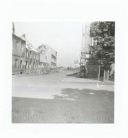 Tilsit, Stadt, Stadtkreis Tilsit Deutsche Straße Tilsit, Deutsche Str. mit Eckhaus Wasserstr. 34, Blick zur Memel, nach dem Luftangriff Тильзит, Дойчештрассе с угловым домом Вассерштрассе 34, вид на Мемель, после авианалёта