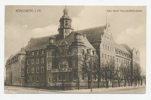 Königsberg (Pr.), Stadtkreis Königsberg General-Litzmann-Straße (fr. Fuchsberger Chaussee bzw. Stresemannstraße) Königsberg (Pr.), General-Litzmann-Straße (fr. Fuchsberger Chaussee bzw. Stresemannstraße), Polizeipräsidium Кёнигсберг (Пр.), Генерал-Литцманнштрассе (ранее Фуксбергское шоссе, или Штреземаннштрассе), полицейское управление