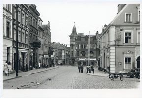 Zinten, Kreis Heiligenbeil Zinten, Markt, Rathaus (rechts) Цинтен, рыночная площадь, ратуша (справа)