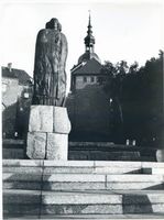 Frauenburg, Kreis Braunsberg Frauenburg, Kopernikusdenkmal vor Glocken- und Kopernikusturm Фрауэнбург, памятник Копернику перед колокольной башней и башней Коперника