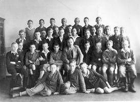 Braunsberg Kr. Braunsberg, Kreis Braunsberg Schlossstraße 1 Braunsberg, Schloßschule, Klasse O III, Klassenlehrer Dr. Mielcarczyk 