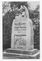 Tilsit, Stadt, Stadtkreis Tilsit Thesingplatz Tilsit, Thesingplatz, Denkmal des Dragoner-Regiments Prinz Albrecht v. Preußen Nr. 1 II 