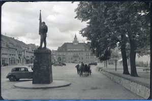 Hohenstein Kr. Osterode, Stadt, Kreis Osterode Hohenstein i. Ostpr., Großer Marktplatz mit Kriegerdenkmal II Хоэнштайн (Вост. Прус.), большая рыночная площадь с памятником воинам, II