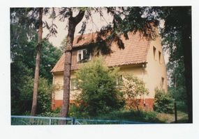Metgethen, Ort und Bahnstation, Stadtkreis Königsberg Birkenweg 42 Metgethen, Birkenweg 42, Haus Kreutz Metgethen, Häuser früher und heute