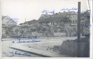 Passenheim, Stadt, Kreis Ortelsburg Passenheim, Zerstörte Häuser an der Mackensenstraße Ecke Kirchenstraße Пассенхайм, разрушенные дома на Макензенштрассе, угол Кирхенштрассе