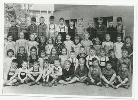 Metgethen, Ort und Bahnstation, Stadtkreis Königsberg Metgethen, Volksschule, 2. Klasse, Schuljahr 1940/41 