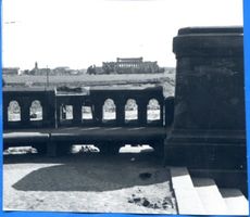 Königsberg (Pr.), Stadtkreis Königsberg Kaiser-Wilhelm-Platz Königsberg (Pr.), Blick vom Kaiser-Wilhelm-Platz auf die zerstörte Börse Кёнигсберг (Пр.), вид с площади Кайзера Вильгельма на разрушенную биржу