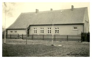 Klein Baitschen, Kreis Gumbinnen Klein Baitschen, Schulhaus Кляйн-Байтшен, школьное здание