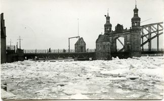 Tilsit, Stadt, Stadtkreis Tilsit Tilsit,Stadt, Luisen-Brücke, Eisgang auf der Memel V Тильзит, город, мост Луизы, ледоход на Мемеле, V