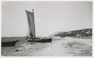 Pillkoppen, Kreis Samland Pillkoppen, Kurenkähne am Strand, im Hintergrund Dünen II Kurisches Haff