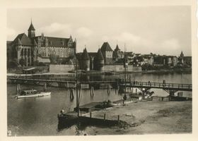 Marienburg, Westpr., Kreis Marienburg Marienburg i. Westpr., Die Marienburg mit Schiffbrücke IV Marienburg, Schloß