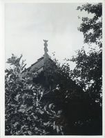Nieden, Kreis Johannisburg Nieden, Hausgiebel, Giebelpfahl Ниеден, фронтон дома, столб фронтона