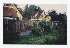 Metgethen, Ort und Bahnstation, Stadtkreis Königsberg Franz-Seldte-Weg 26 Metgethen, Franz-Seldte-Weg 26, Bahnwärterhäuschen Ecke Trankwitzer Weg Metgethen, Häuser früher und heute