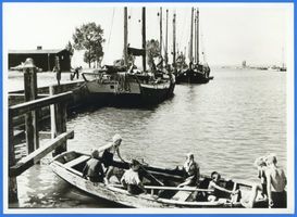 Tolkemit, Kreis Elbing Tolkemit, Spielende Fischerkinder im Hafen Толькемит, играющие дети рыбаков в порту