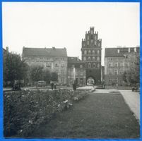 Bartenstein, Kreis Bartenstein Bartenstein, Ostpr., Marktplatz mit Heilsberger Tor und Springbrunnen Бартенштайн (Вост. Пруссия), рыночная площадь с Хайльсбергскими воротами и фонтаном