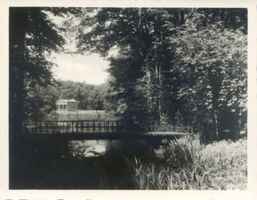 Beinuhnen, Kreis Angerapp Beynuhnen, Schlosspark, Blick auf den Dorischen Tempel Байнунен, замковый парк, вид на дорический храм