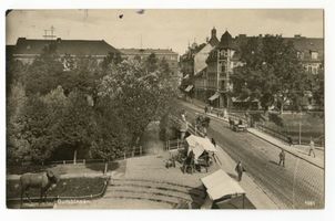 Gumbinnen, Stadt, Kreis Gumbinnen Hindenburgstraße (fr. Lindenstraße) Gumbinnen, An der großen Brücke mit Elchdenkmal Gumbinnen, Elchdenkmal