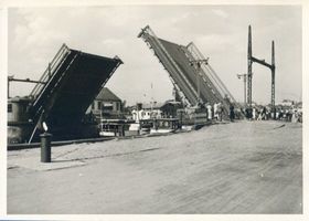 Memel, Stadt, Stadtkreis Memel Memel, Die geöffnete Karlsbrücke Мемель, открытый мост Карлсбрюке